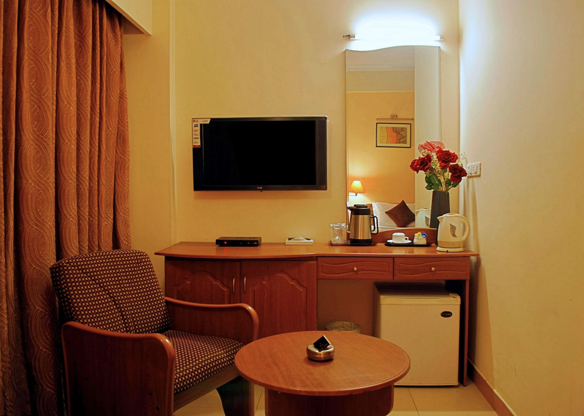 Super Townhouse Koyambedu Hotel Chennai Exterior photo
