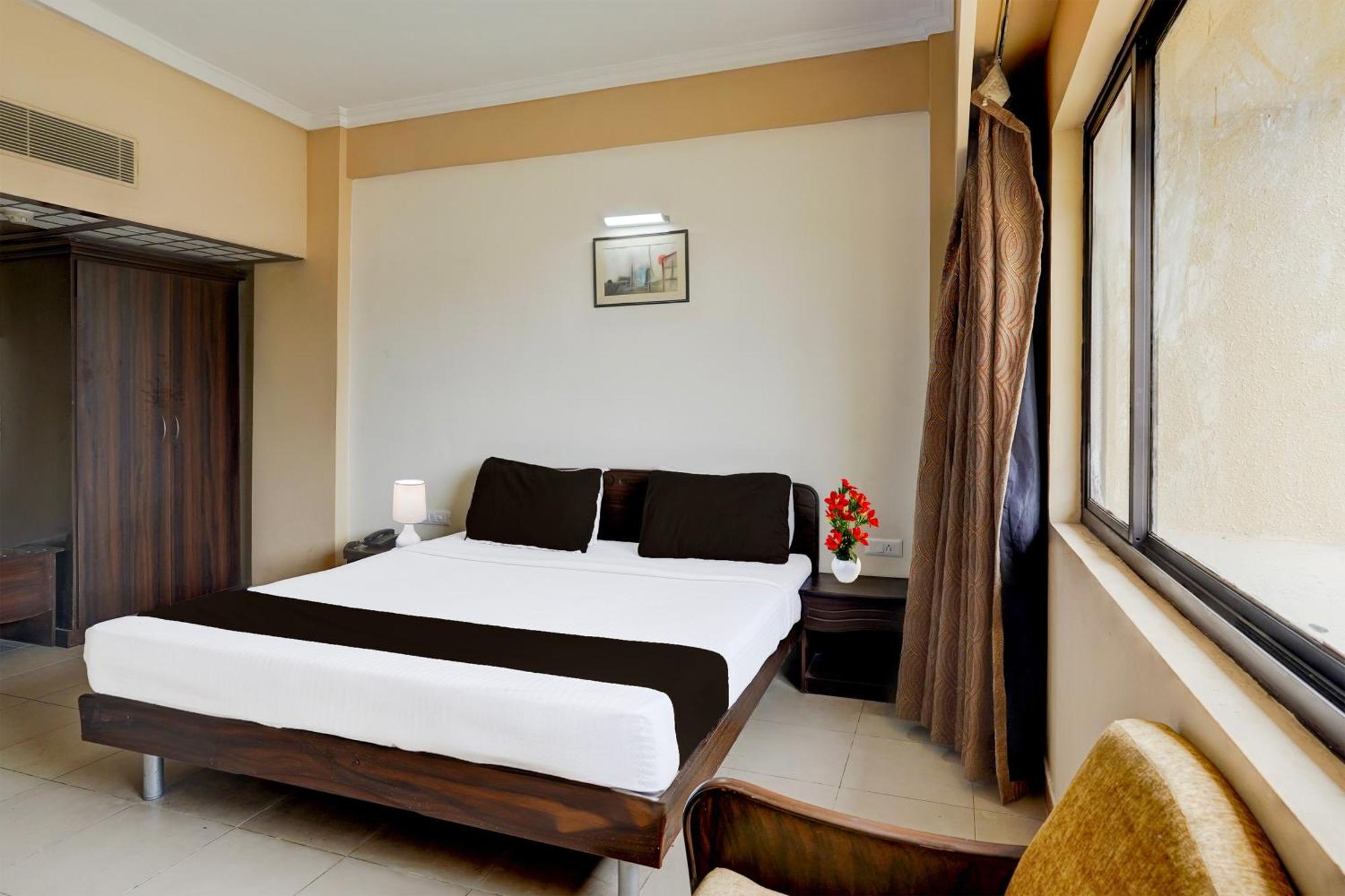 Super Townhouse Koyambedu Hotel Chennai Exterior photo