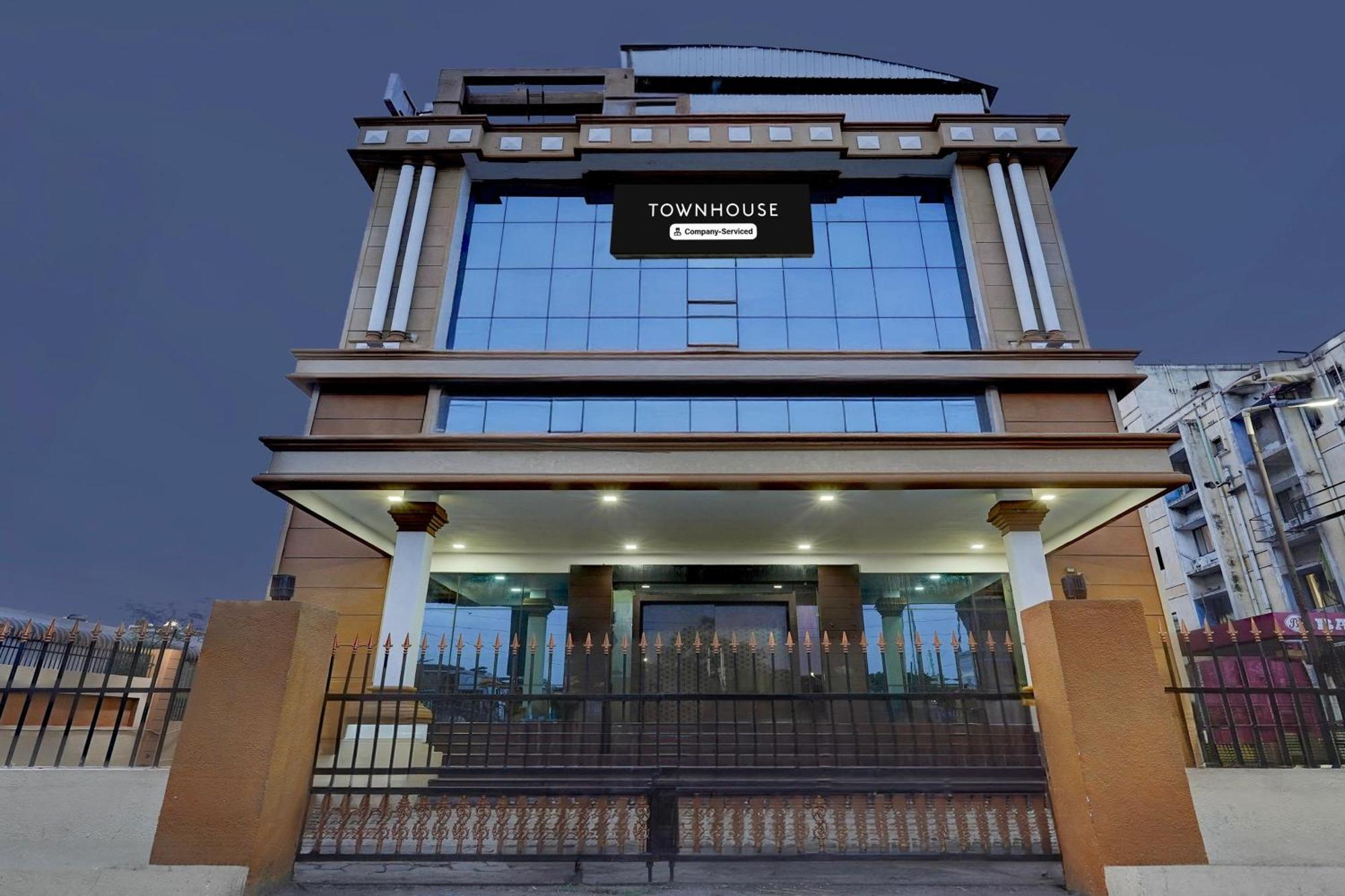 Super Townhouse Koyambedu Hotel Chennai Exterior photo