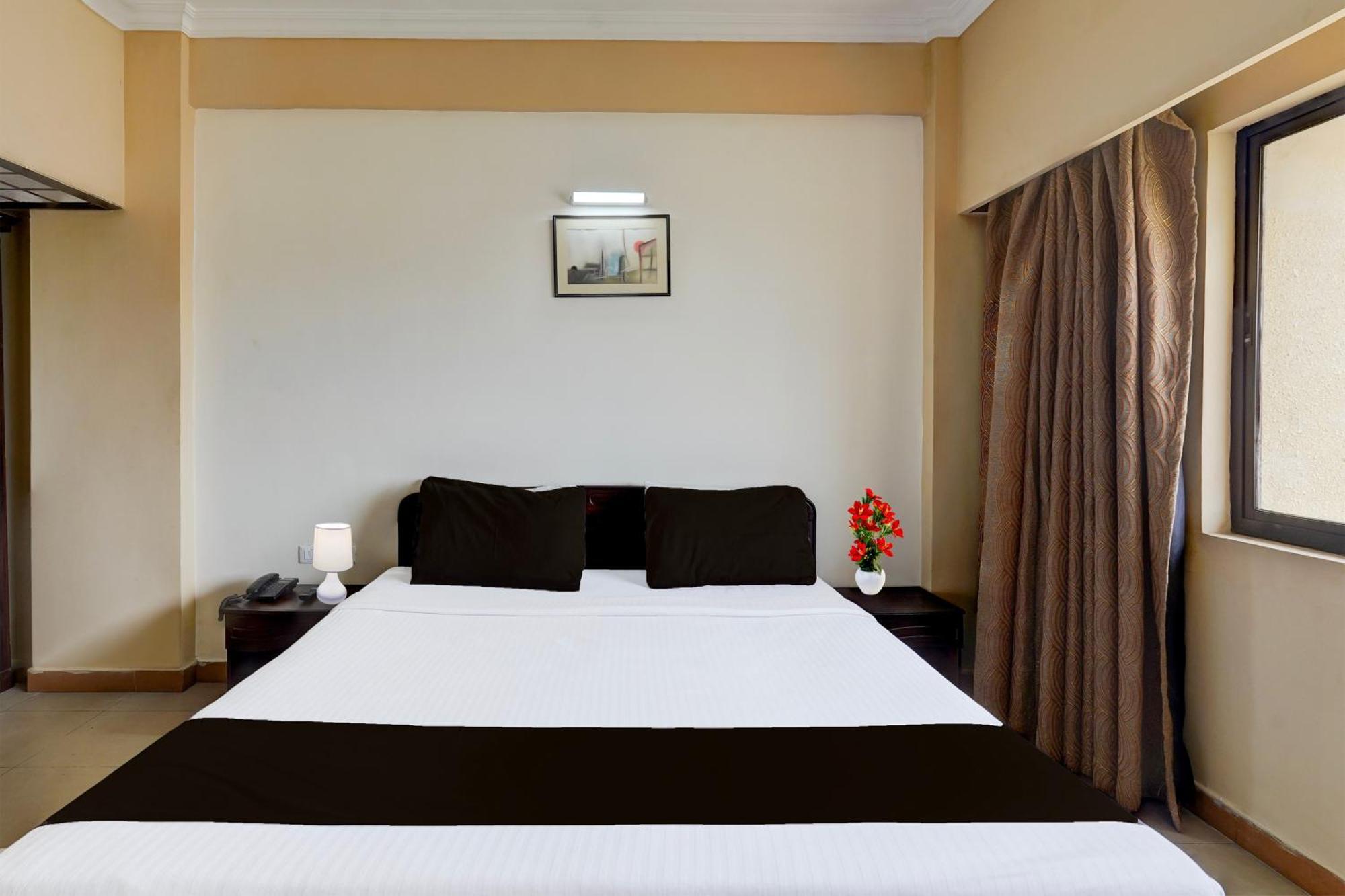 Super Townhouse Koyambedu Hotel Chennai Exterior photo