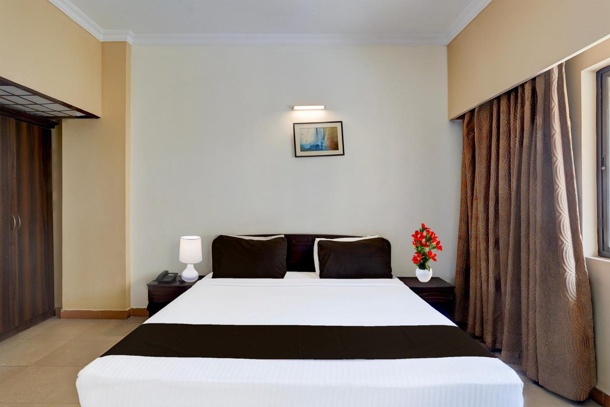 Super Townhouse Koyambedu Hotel Chennai Exterior photo