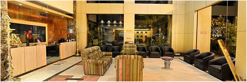 Super Townhouse Koyambedu Hotel Chennai Exterior photo