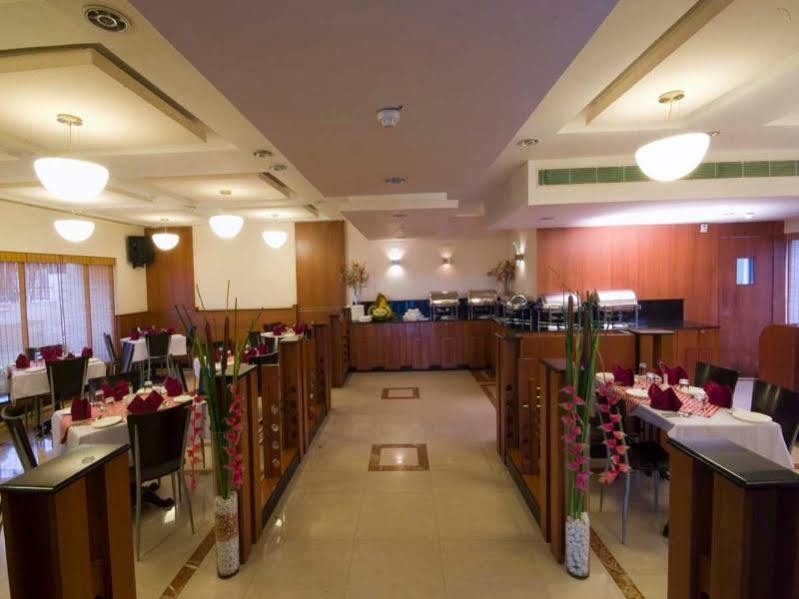 Super Townhouse Koyambedu Hotel Chennai Exterior photo